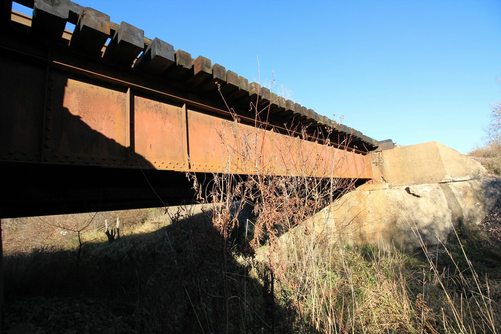 Main span, east track